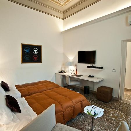 לינה וארוחת בוקר רג'יו די קאלאבריה Town House Cavour חדר תמונה