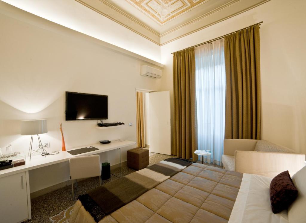 לינה וארוחת בוקר רג'יו די קאלאבריה Town House Cavour חדר תמונה