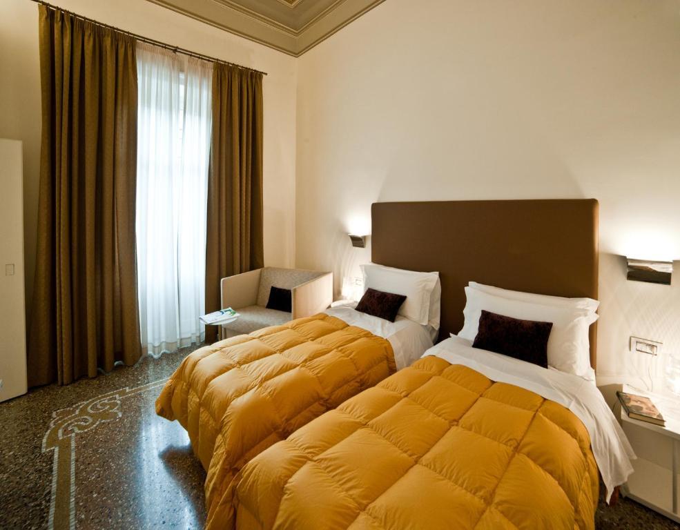 לינה וארוחת בוקר רג'יו די קאלאבריה Town House Cavour חדר תמונה