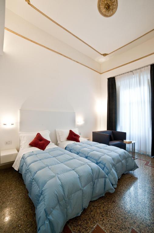 לינה וארוחת בוקר רג'יו די קאלאבריה Town House Cavour חדר תמונה