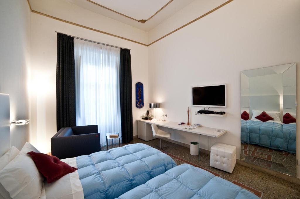 לינה וארוחת בוקר רג'יו די קאלאבריה Town House Cavour חדר תמונה