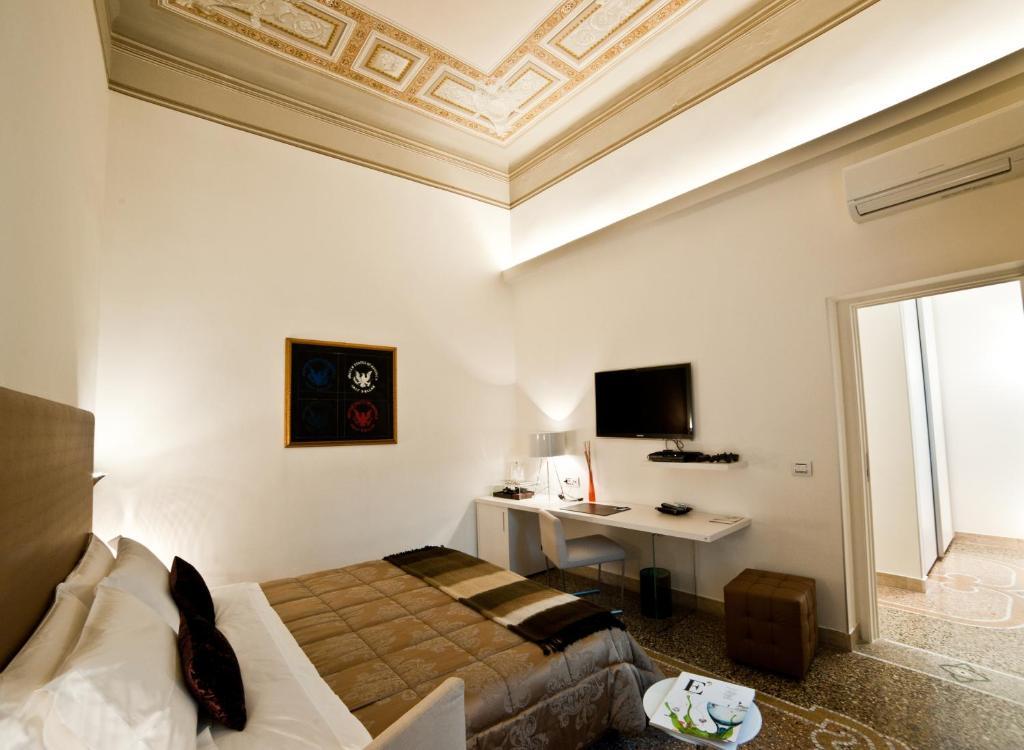 לינה וארוחת בוקר רג'יו די קאלאבריה Town House Cavour חדר תמונה