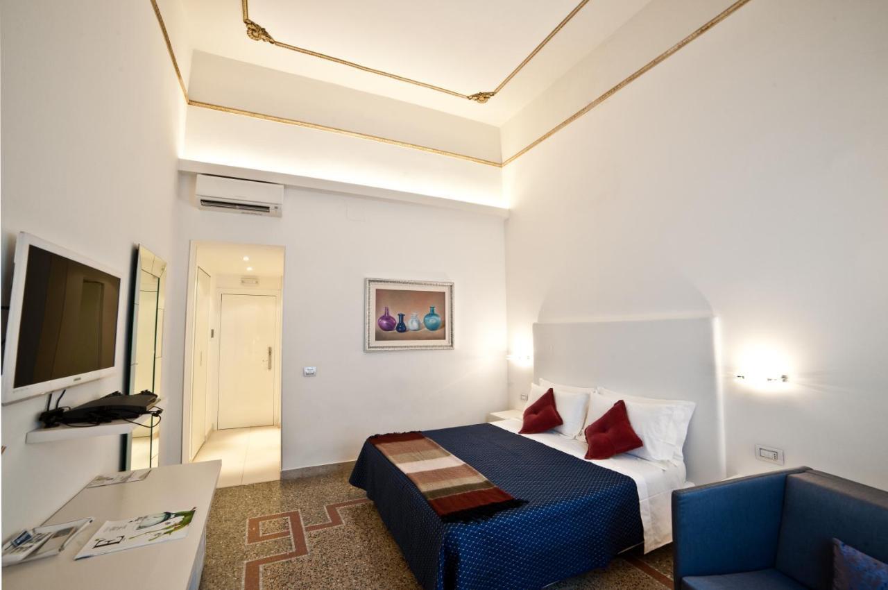 לינה וארוחת בוקר רג'יו די קאלאבריה Town House Cavour חדר תמונה