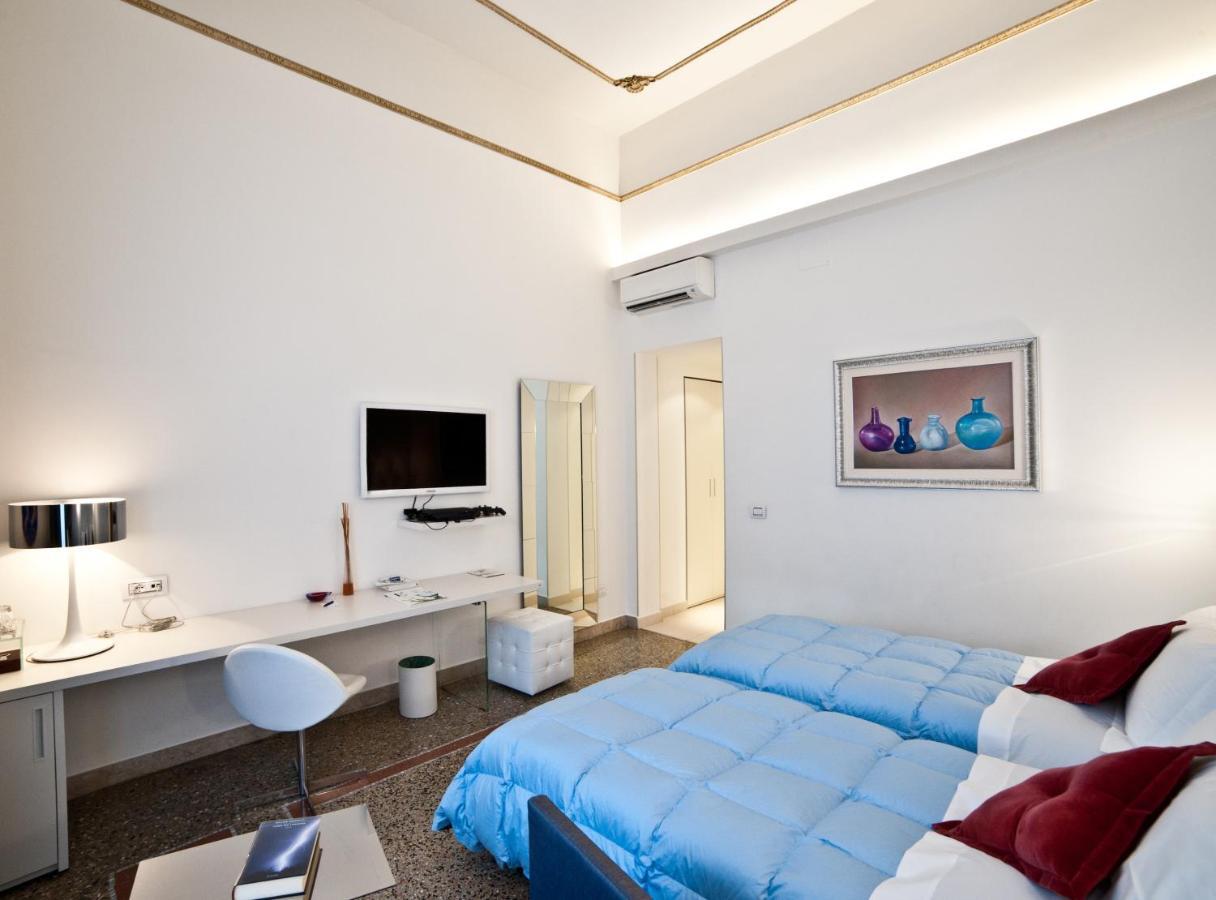 לינה וארוחת בוקר רג'יו די קאלאבריה Town House Cavour חדר תמונה